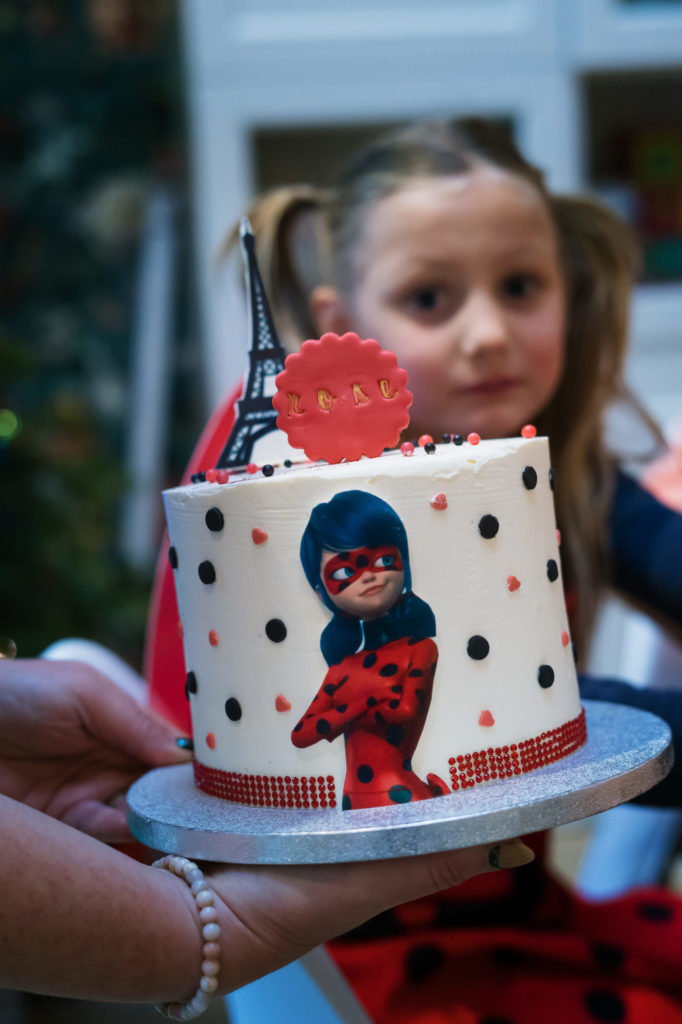 Prêt pour l'anniversaire Lady Bug de Rose ?
