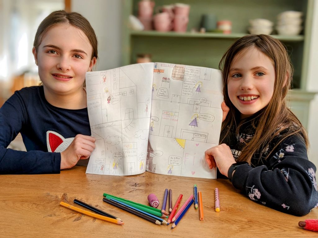Juliette et Lisa ont terminé leur BD