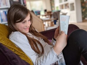 Ma Mistinguette Juliette aime lire 219 145602549.portrait