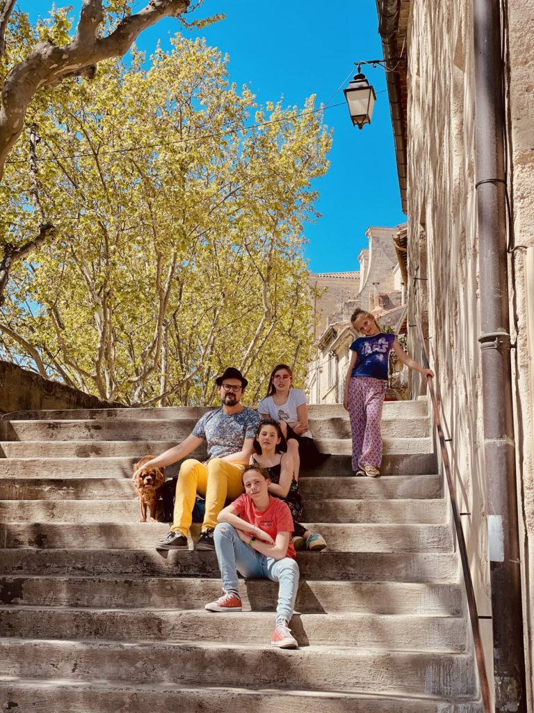 Flanons sur le marché d'Uzès avant de remonter en Belgique