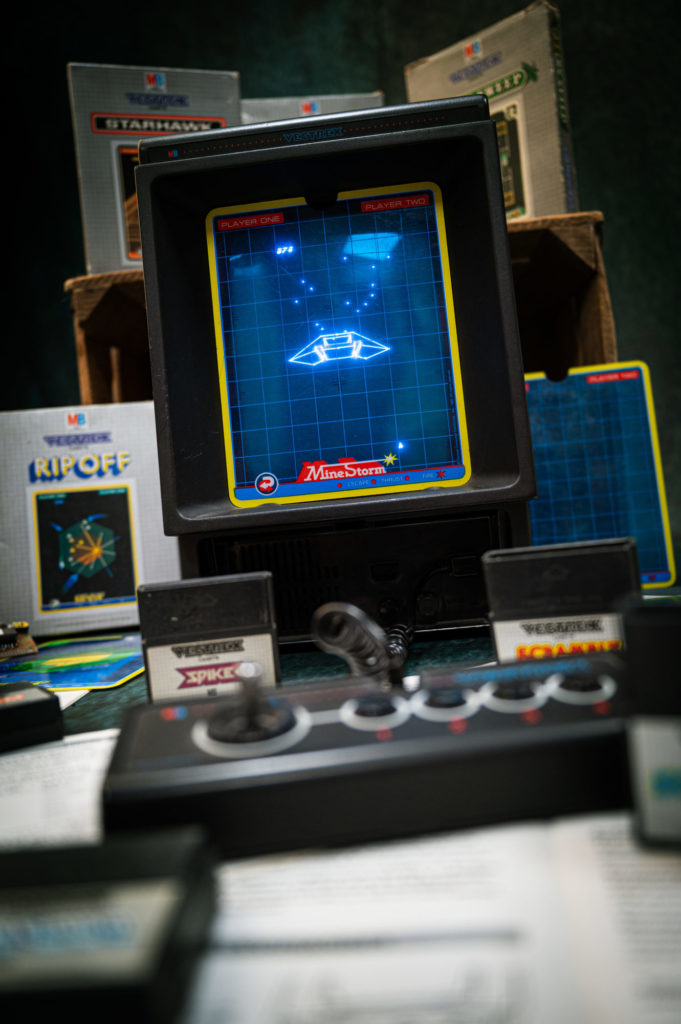 Minestorm - Vectrex (GCE, 1982) by Pierre 'Cyborg Jeff' MARTIN.