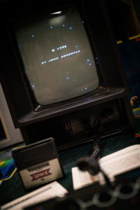 V-Frogger by Chris Salomon, 1998 - Vectrex Multigame Card by Pierre 'Cyborg Jeff' MARTIN.