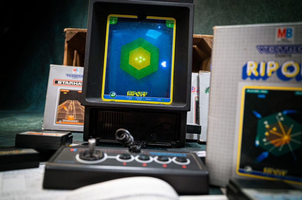 Rip Off - Vectrex (GCE, Cinematronics, 1982) by Pierre 'Cyborg Jeff' MARTIN.