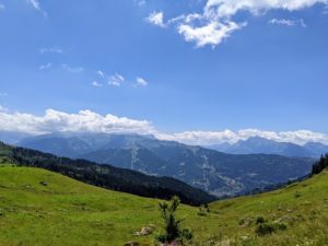 Sur la route des cols entre Châtel et Morzine