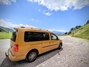 Sur la route des cols entre Châtel et Morzine