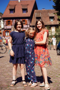 Sur la route des vacances, on visite Kayserberg en Alsace.
