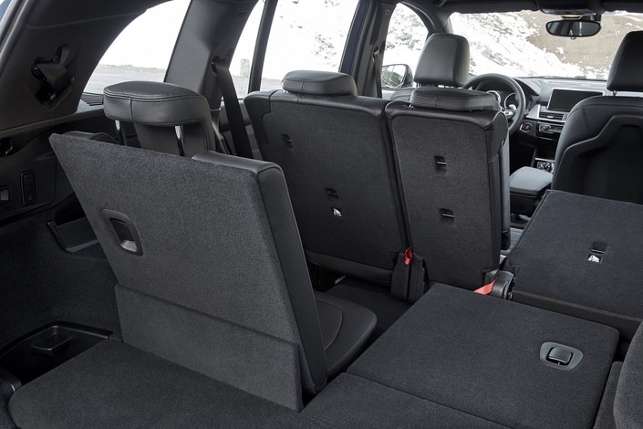 L'espace arrière en mode 7 places de la BMW 2 Grand Tourer et son coffre de 145L