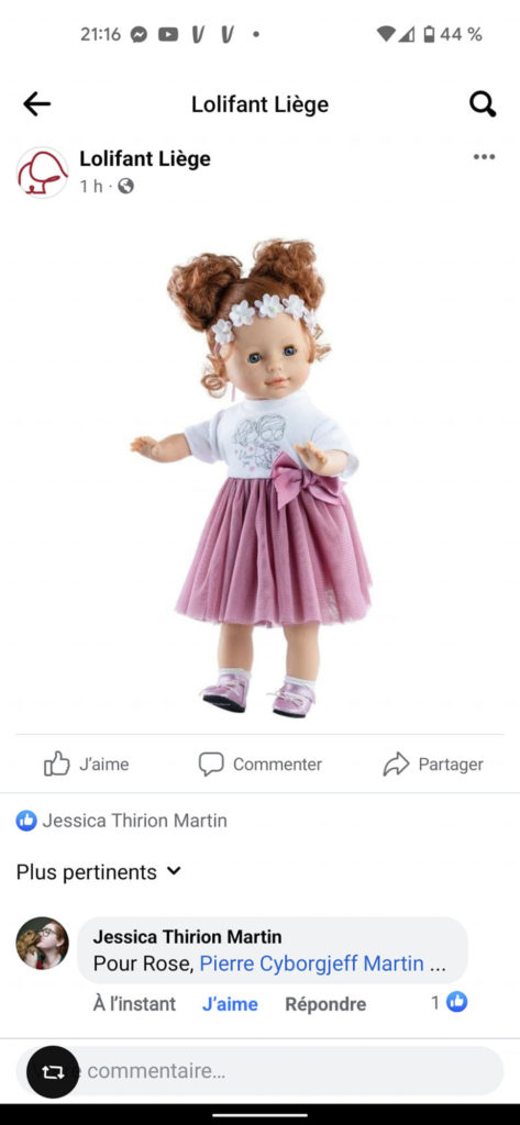 Une poupée, Rose en a plusieurs à ses soeurs, mais une poupée à elle...