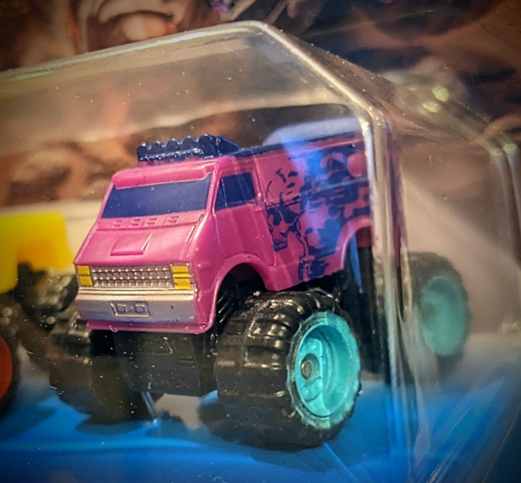 Chevrolet Skyhigh Van - Micro Monster Trucks #20 - Micro Machines S5 - Jazwarez, 2021