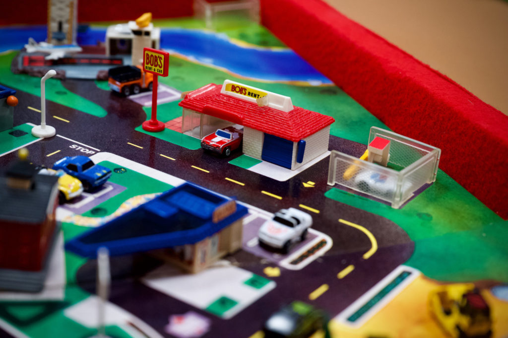 Les meilleurs ancêtres sont chez Bob, au sud ouest de Metro City - Micro Machines, 1990