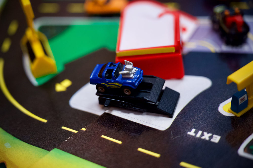 On répare même les Hot Rod à Metro City - Micro Machines, 1990
