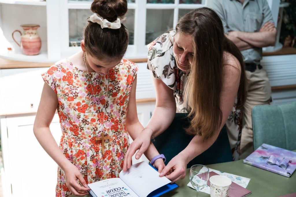 Quelques souvenirs de la journée de grande communion d'Alice et Juliette le WE dernier.
