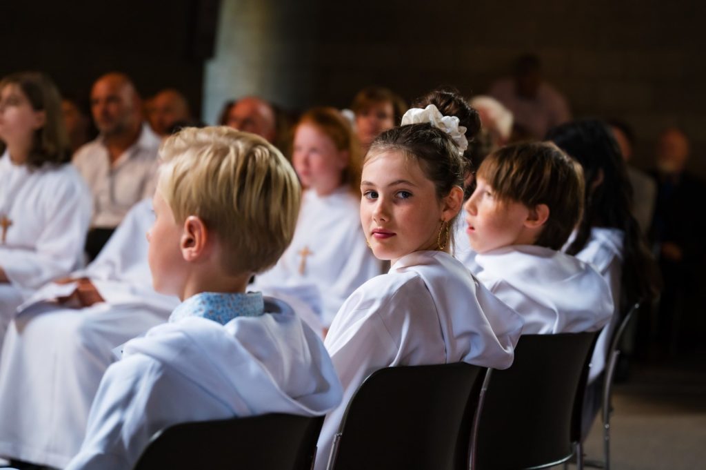 La célébration de la profession de foi d'Alice et Juliette à l'Eglise du Sart Tilman.