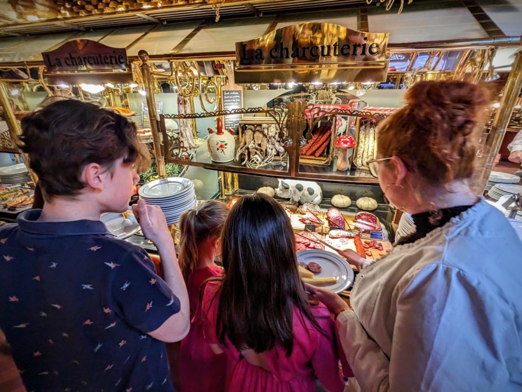 La soirée Waouw passe par Les Grands Buffets de Narbonne