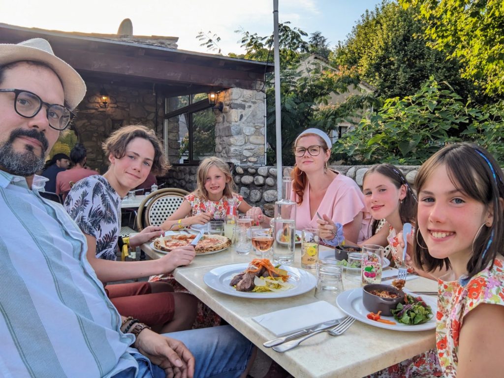 Soirée resto en famille à l'Ardenave, Labeaume.