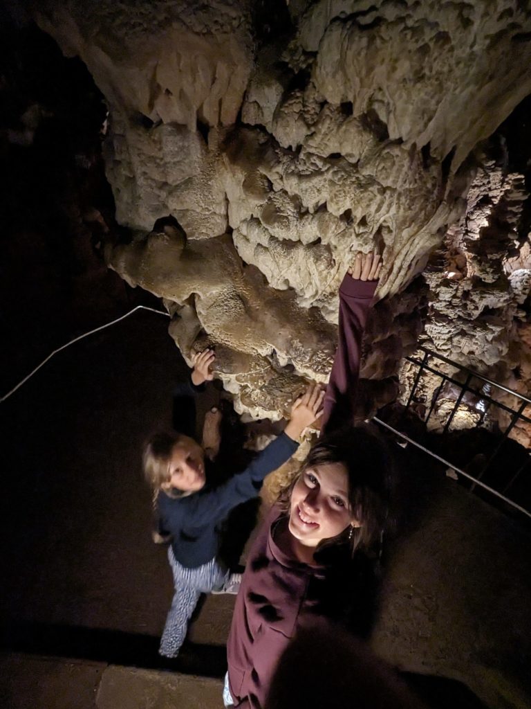 Incroyable expérience que cette descente à plus de 100m sous terre dans l'un des plus majestueux site de France, Orgnac-l'Aven
