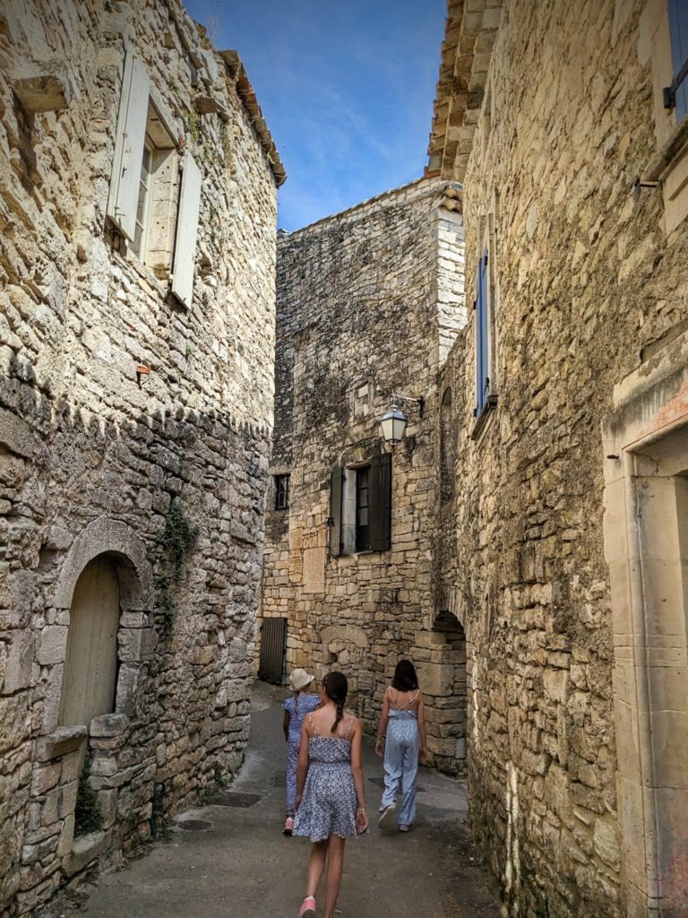 Le temps s'arrête à Montclus. #Ardèche2023