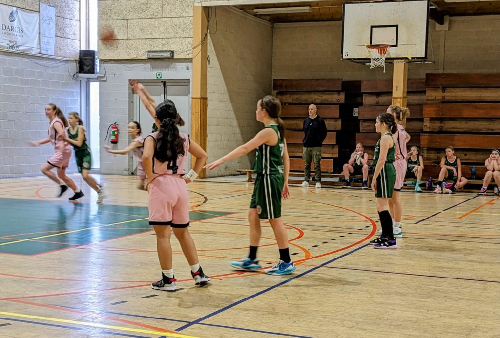 Go Sprimont !!! Premier match de basket en championnat pour Alice Martin !!! #Fier