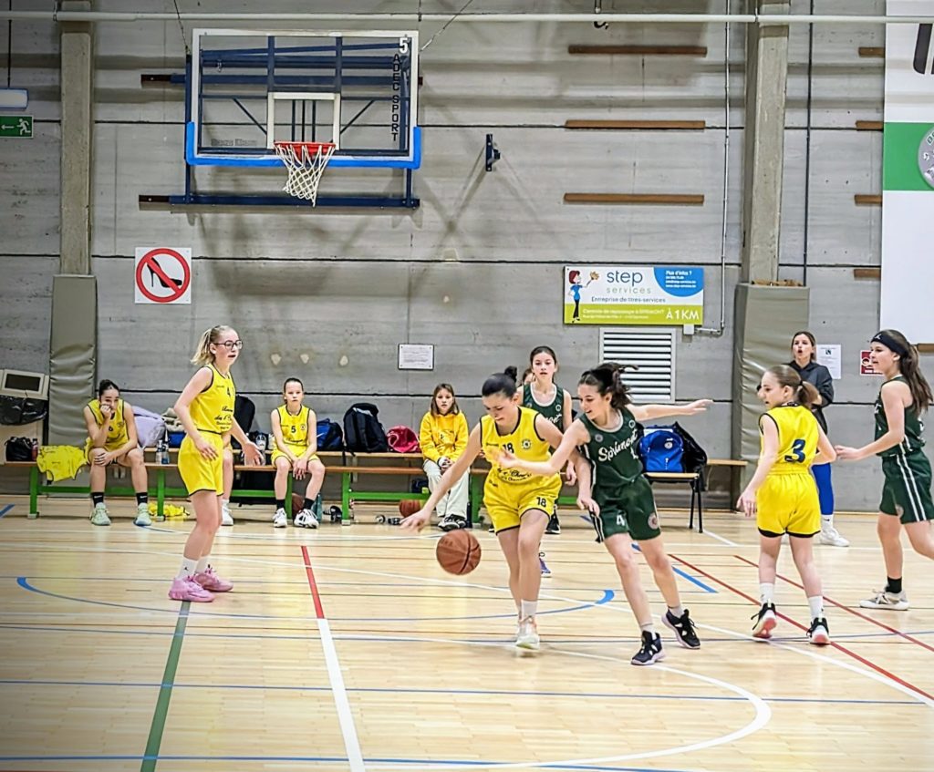 Belle victoire des U14 Sprimont contre une redoutable équipe de Herve. 60-43. Bravo les filles ! (17/03/2024)
