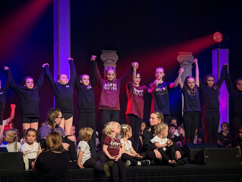 Le final du gala de danse de Juliette - DLKM