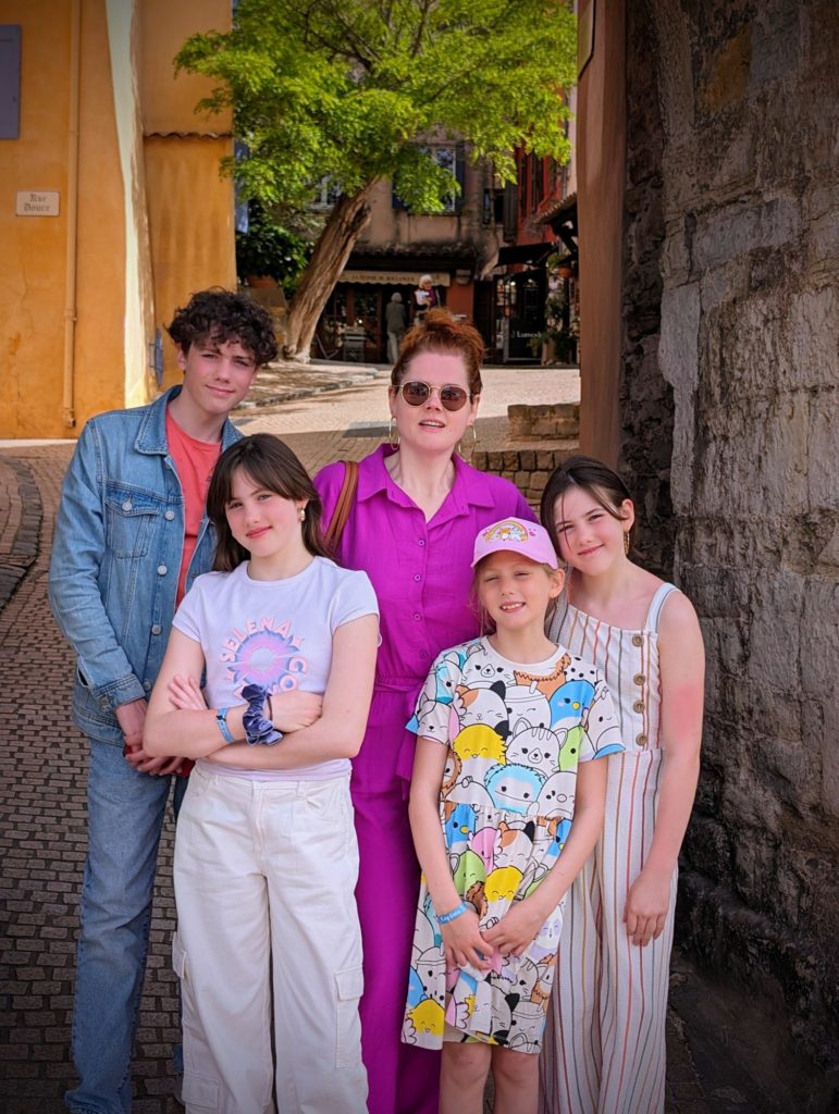 Samedi dernier, très belle découverte du village du Castellet. On se perd dans les petits commerces, on mange un bon restaurant en famille et on profite de la vue !