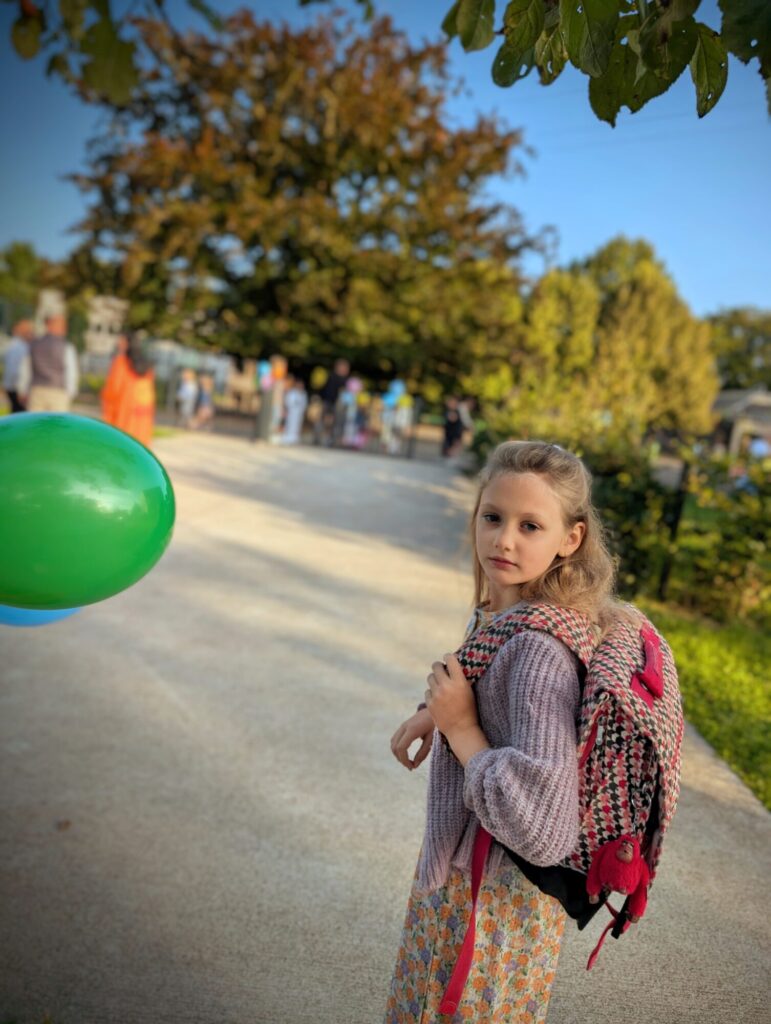 Rentrée des classes - Rose entre en 3° Primaire à l'école du Sartay