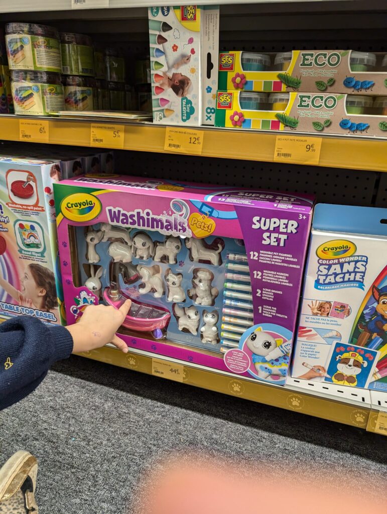 Donc, ce sont des petits animaux que tu peux colorier et puis nettoyer...