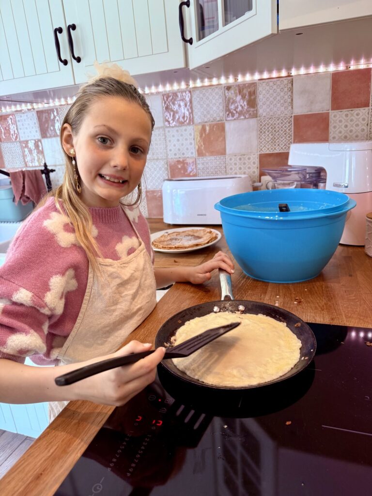 Des crêpes pour l'anniversaire de Papa