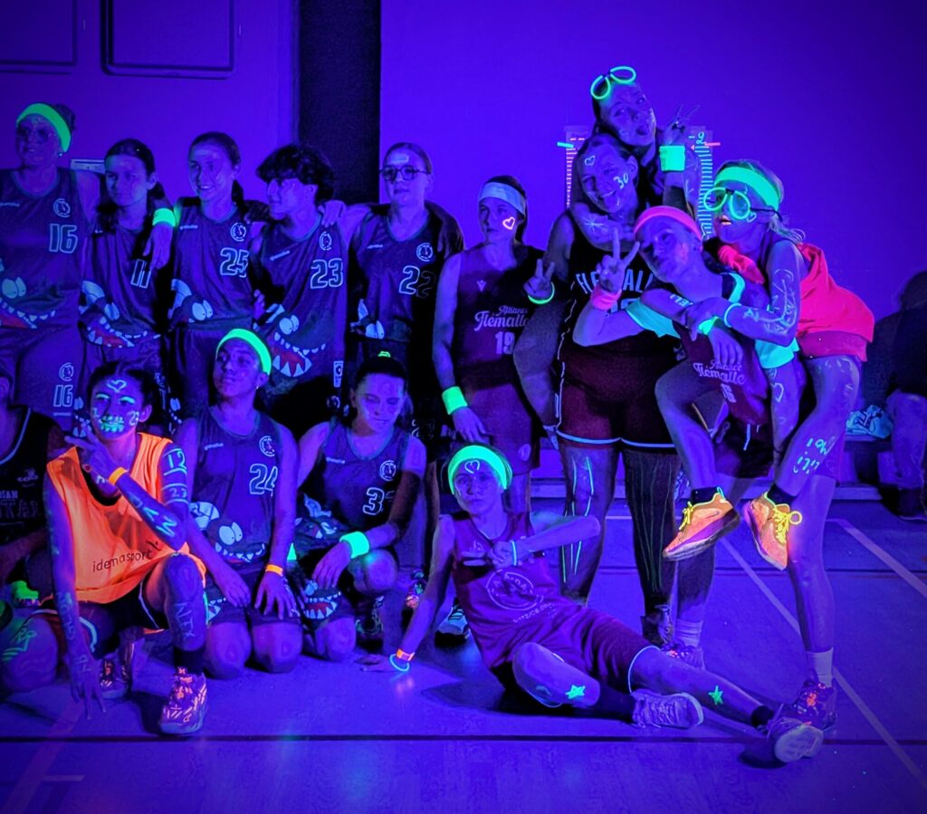 Étrange expérience ce soir... Du basket Fluo !!