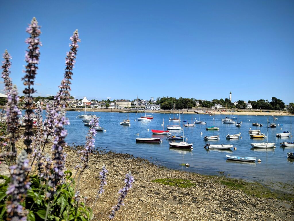 Au loin, Benodet depuis Sainte Marine
