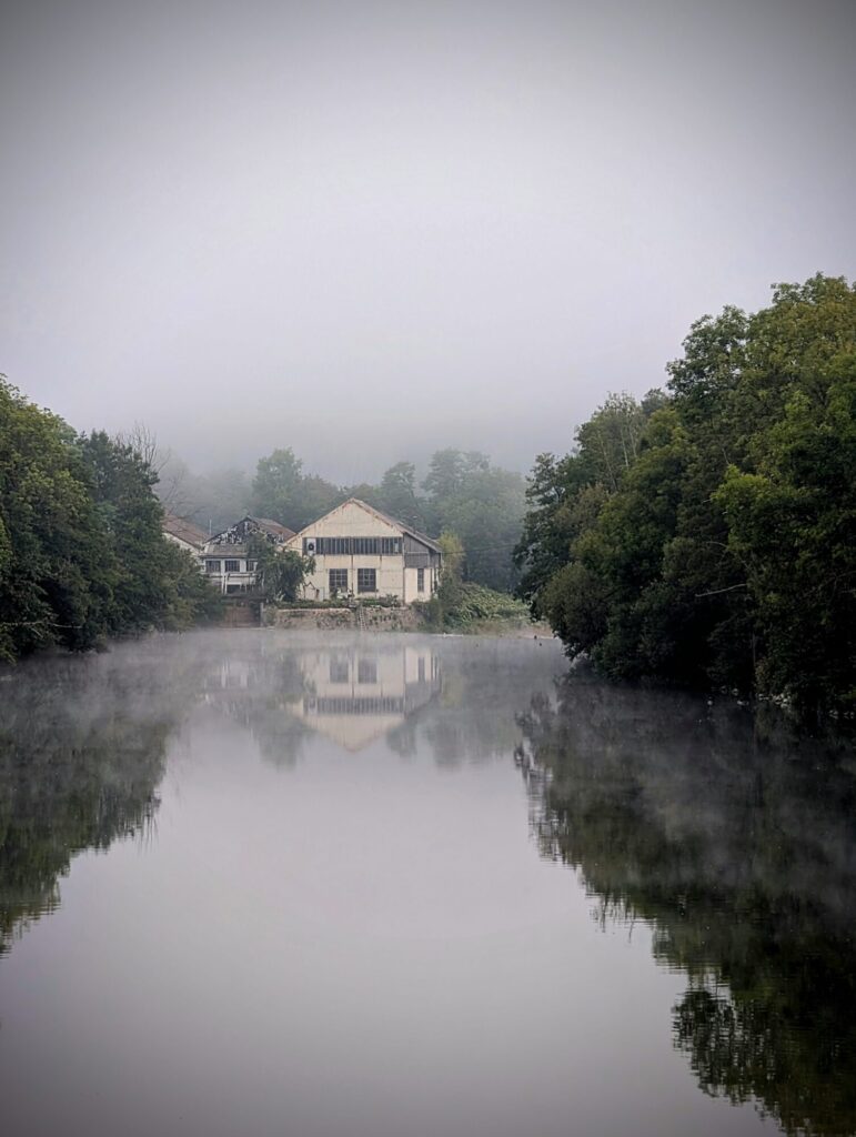 Running - Boucles de l'Ourthe - La vieille manufacture depuis le pont de Mery