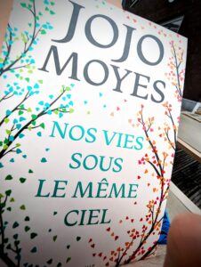 Une petite sortie au thermes de Spa, le bon moment pour entamer Sous un même ciel de Jojo Moyes