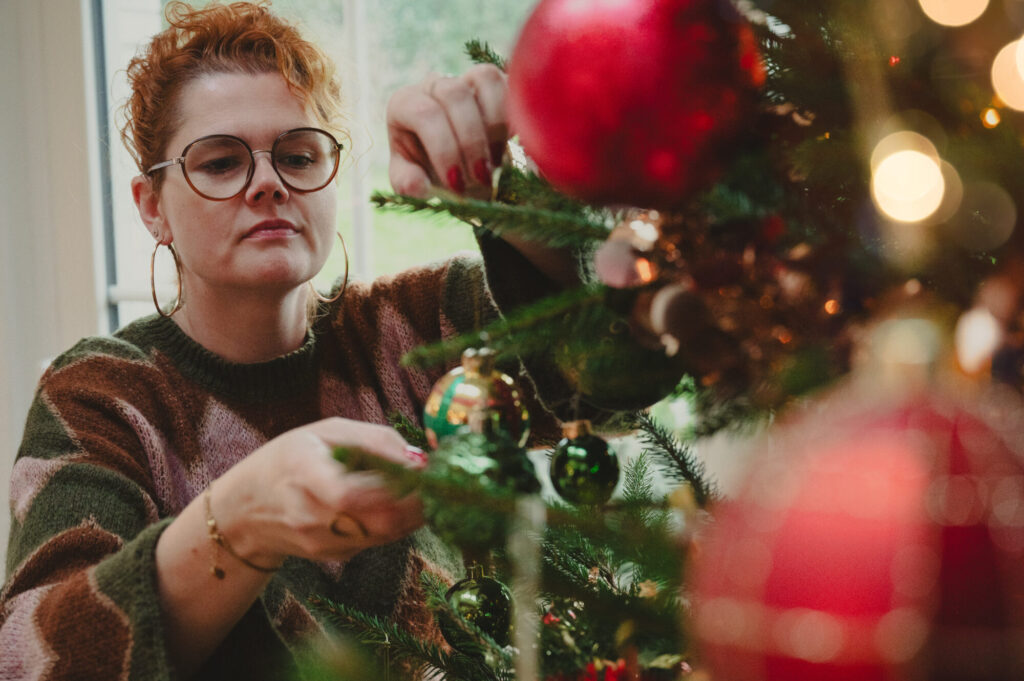 On prépare le sapin en famille - 2025