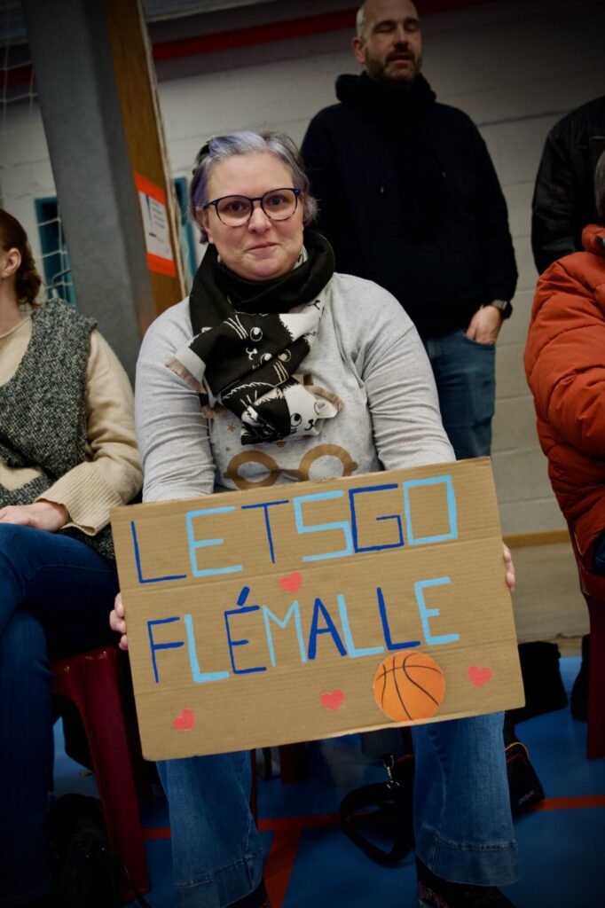Les supporters de Flémalle © Pierre Martin