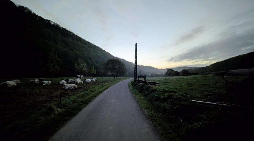 Le long du Ravel entre Esneux et Fechereux, le soleil se lève à peine. ©LMDC, 2026