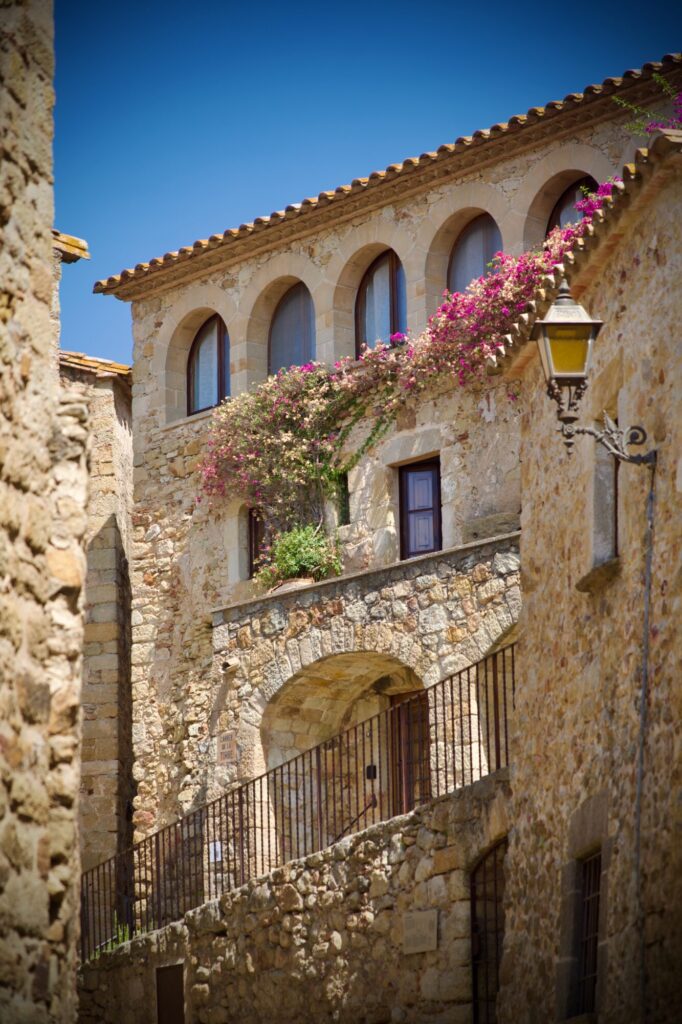 Vacances dans les Pyrénées orientales - à la découverte de deux petits villages de la Costa Brava - Pals - ©LMDC, 2026