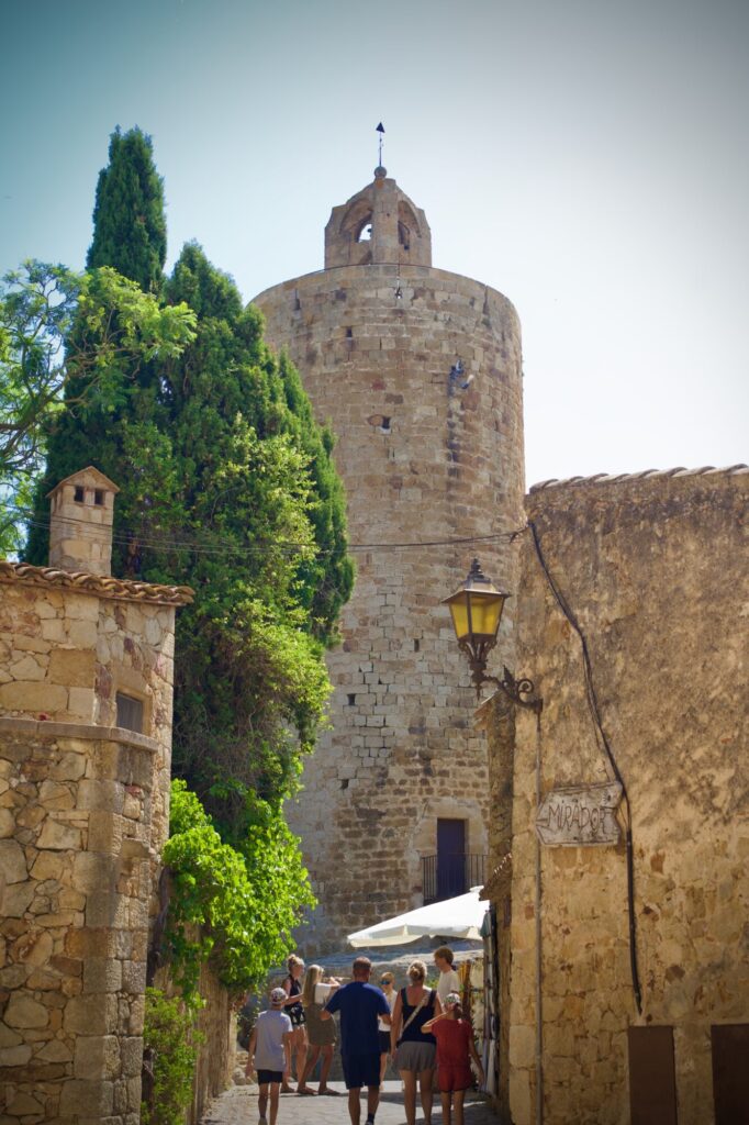 Vacances dans les Pyrénées orientales - à la découverte de deux petits villages de la Costa Brava - Pals - ©LMDC, 2026